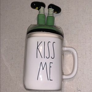 Rae Dunn St Patty day Kiss Me mug with Topper